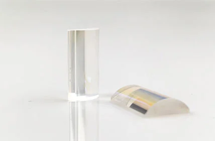 Aplicaciones de lentes cilíndricos convexos Plano en sistemas ópticos